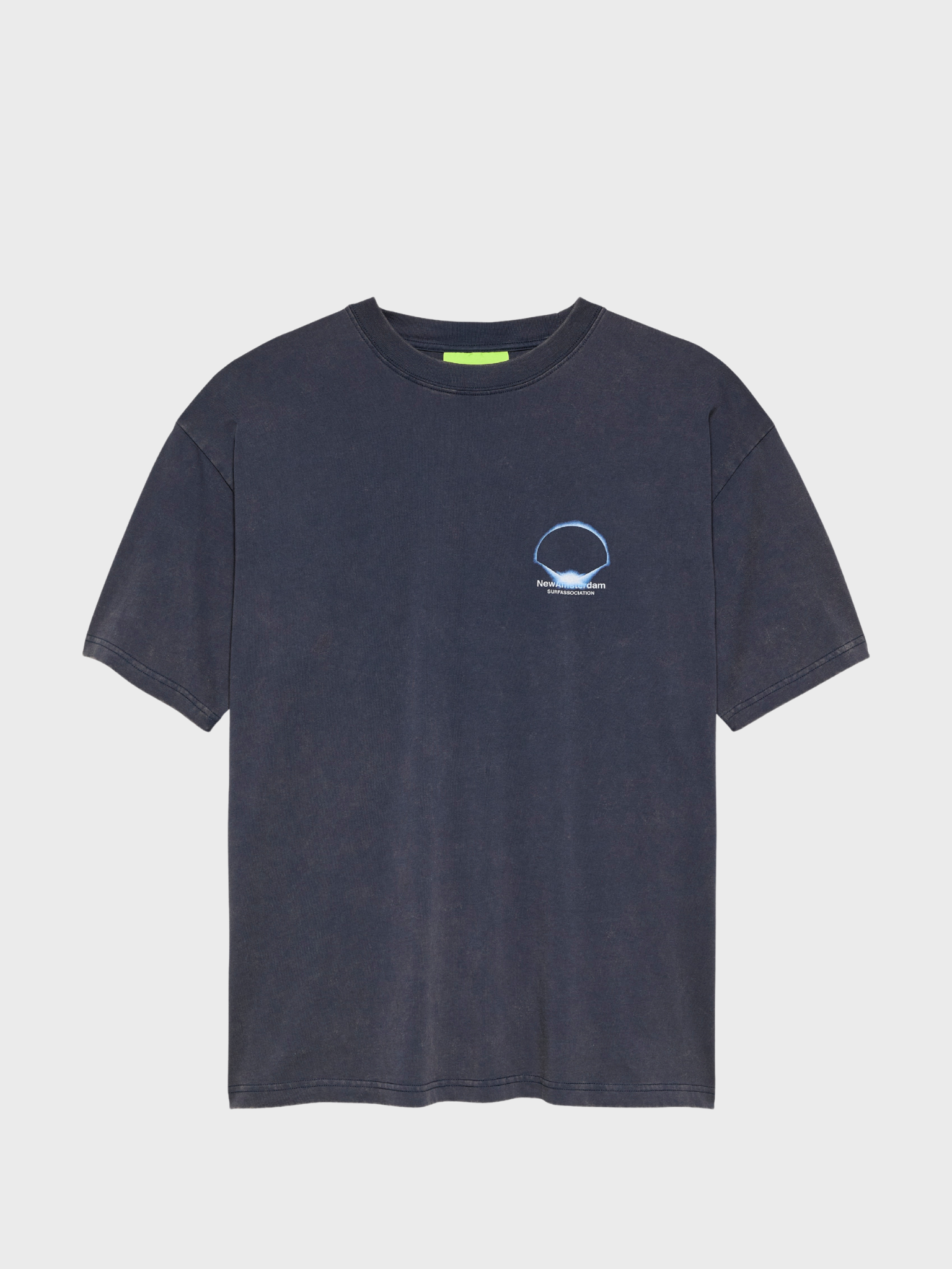 New Amsterdam Surf Association Eclipse Tee in Night Sky met circulair borduurwerk op borst.