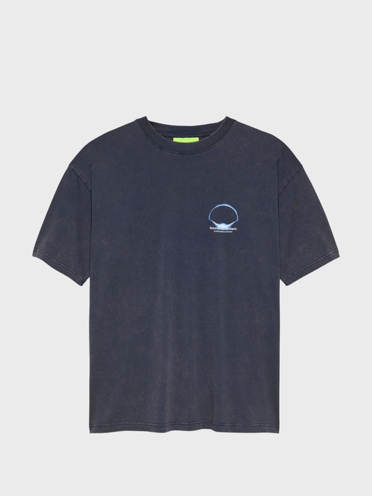 New Amsterdam Surf Association Eclipse Tee in Night Sky met circulair borduurwerk op borst.