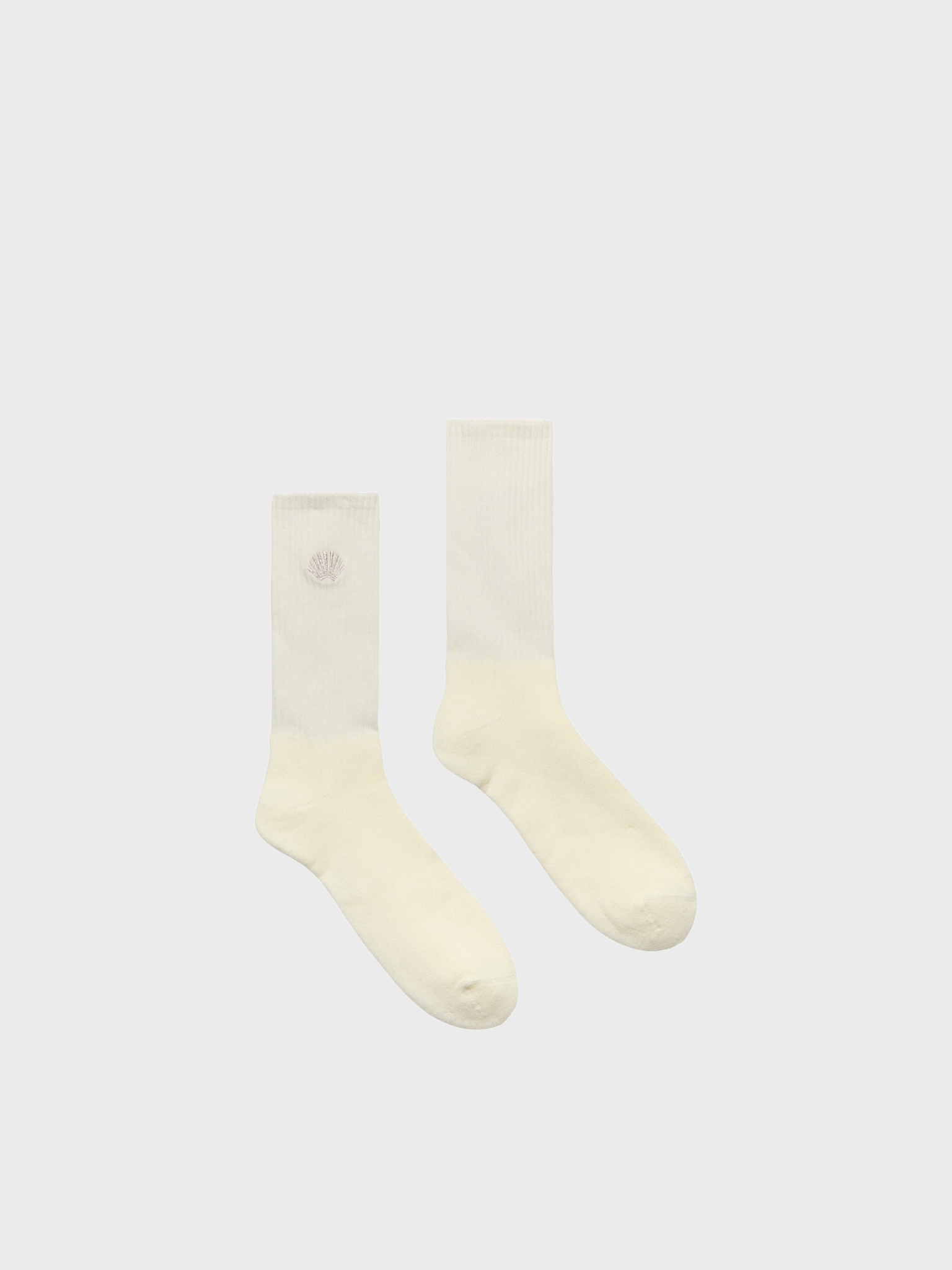 New Amsterdam Surf Association geborduurd sokken in Washed White, voorkant