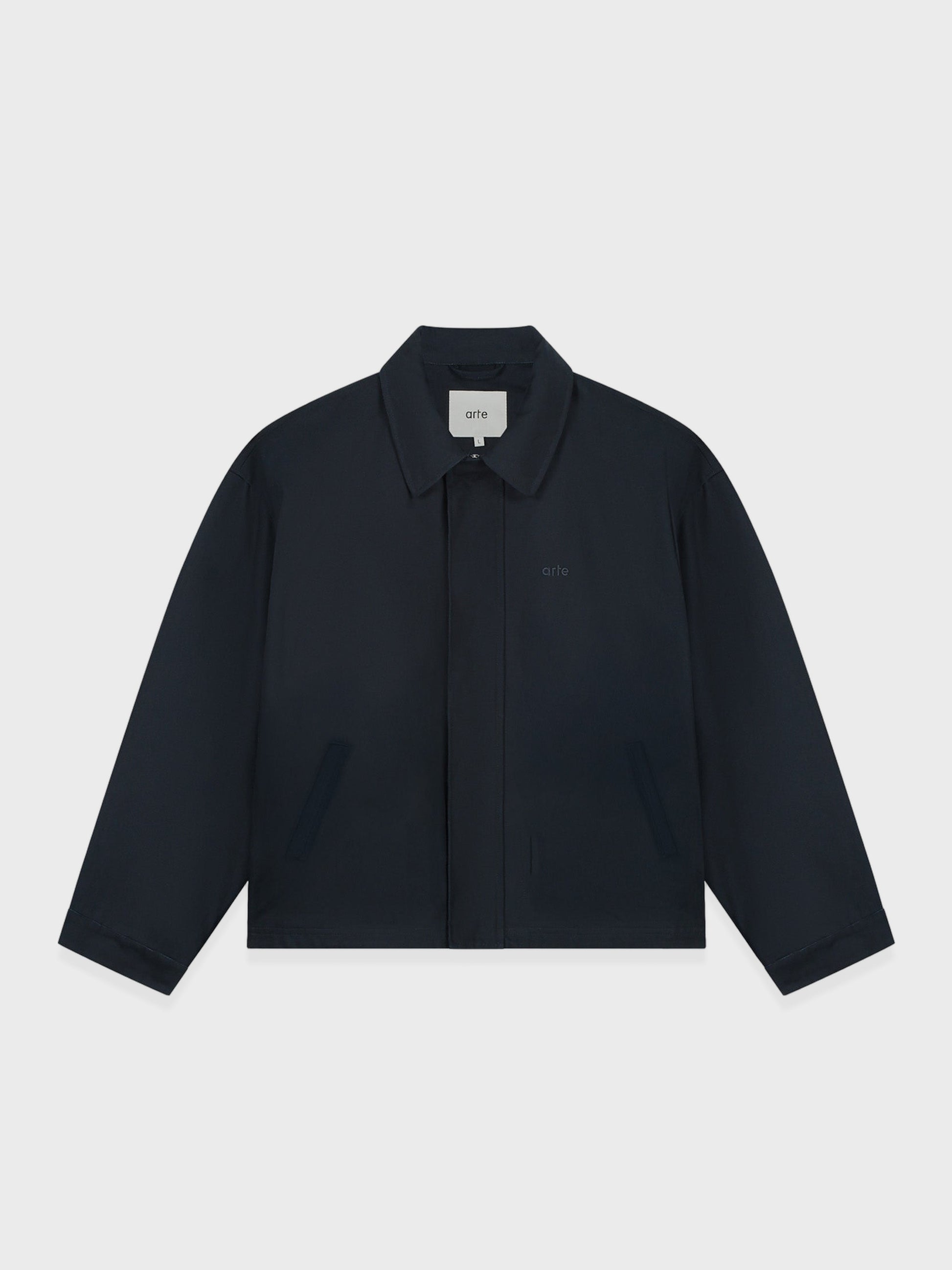 Arte Antwerp Canvas Atelier Jacket in marineblauw, voorkant.