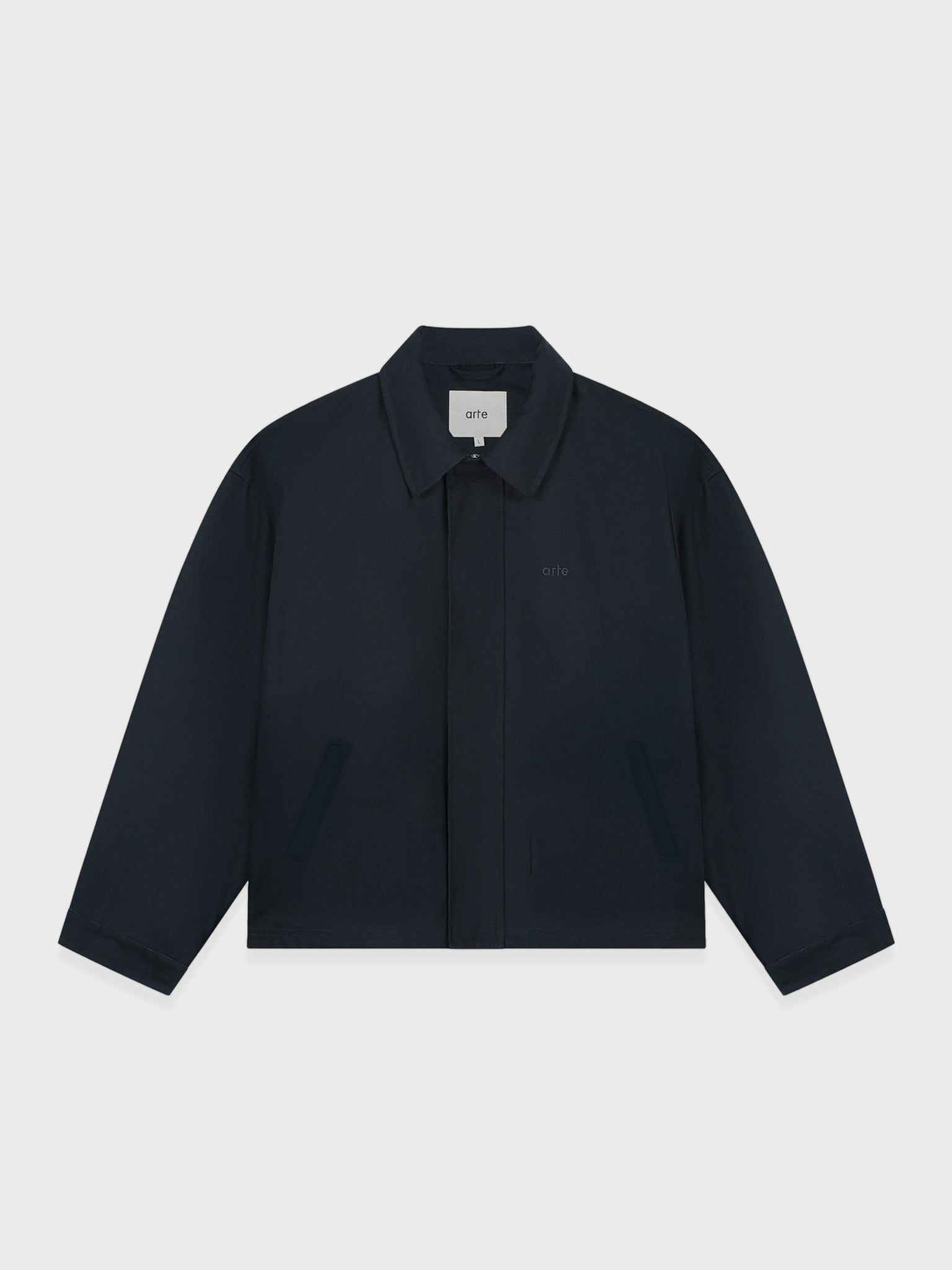 Arte Antwerp Canvas Atelier Jacket in marineblauw, voorkant.