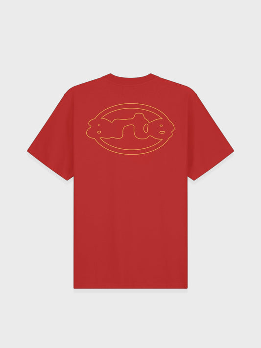 Arte Antwerp Emblem T-shirt in rood met geel geborduurd embleem op de voorkant
