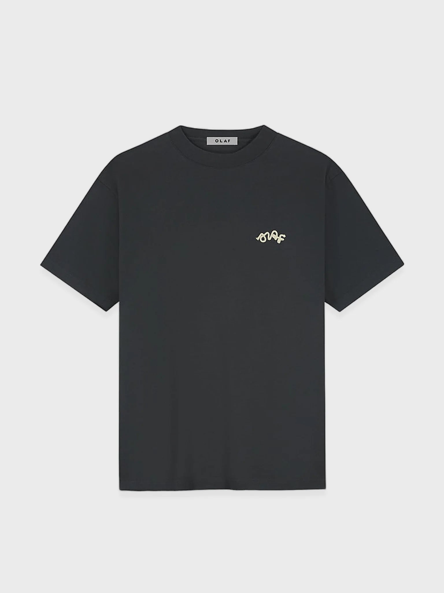 OLAF Lasso Signature Tee in charcoal met geborduurde logo op borst